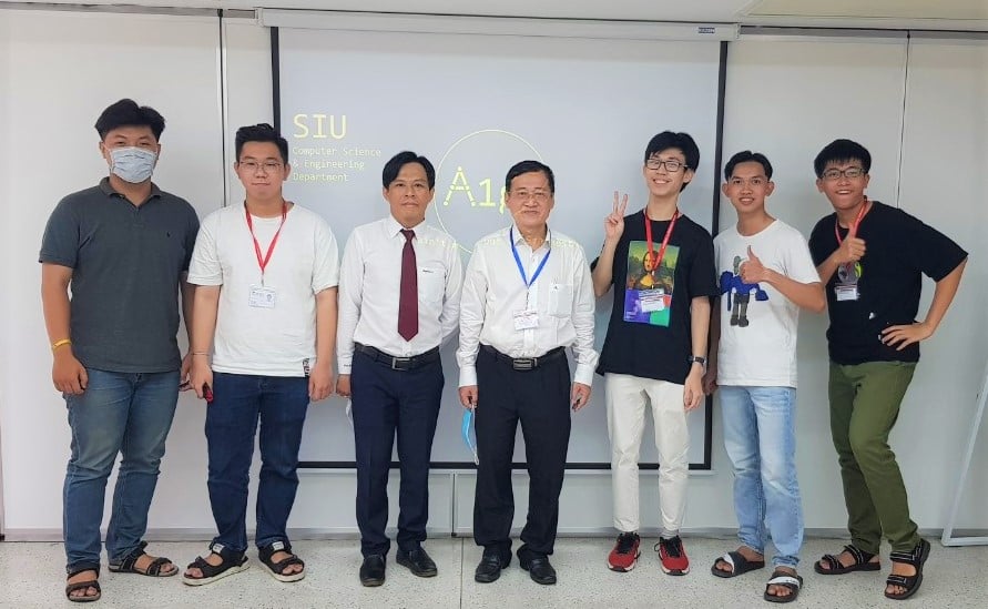 Thành viên SALGO trong hoạt động CLB